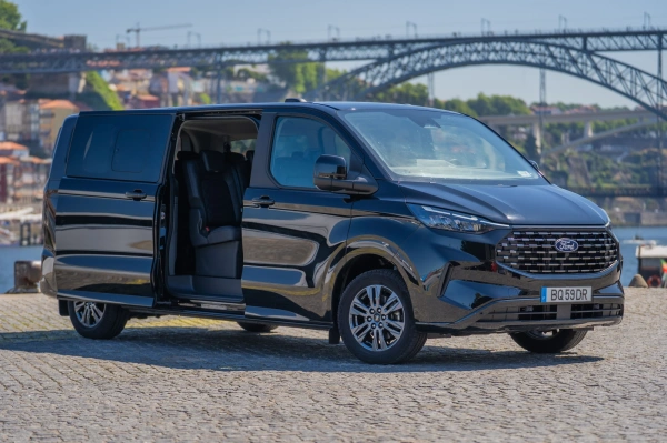 Transfers Privados no Porto em Minivan...