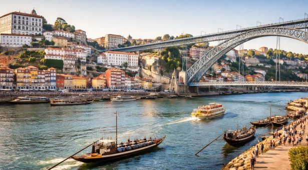 Um Dia no Porto: Descubra os Encantos da Cidade em um Tour Completo